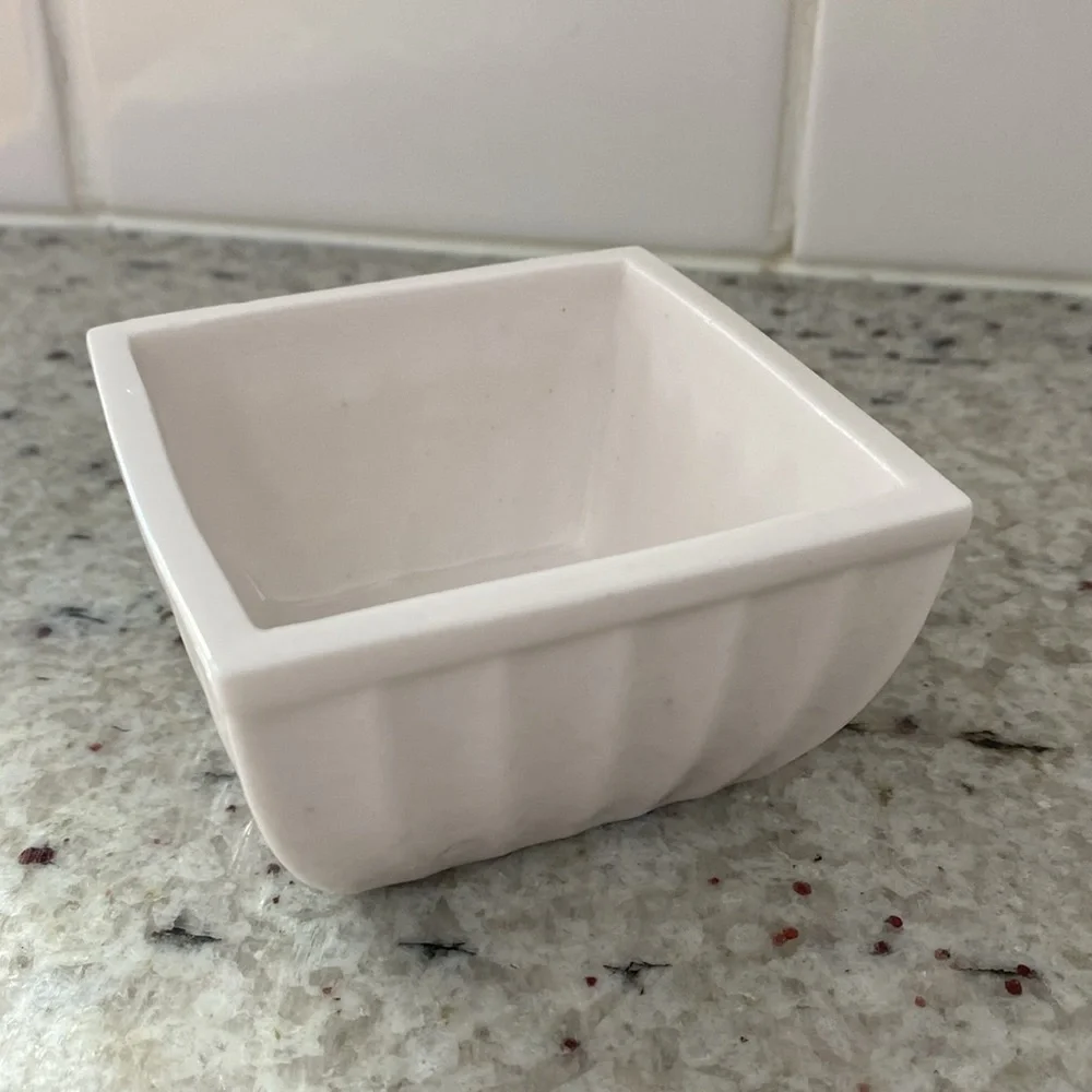 Vintage Abbott Japan floral ceramic trinket box